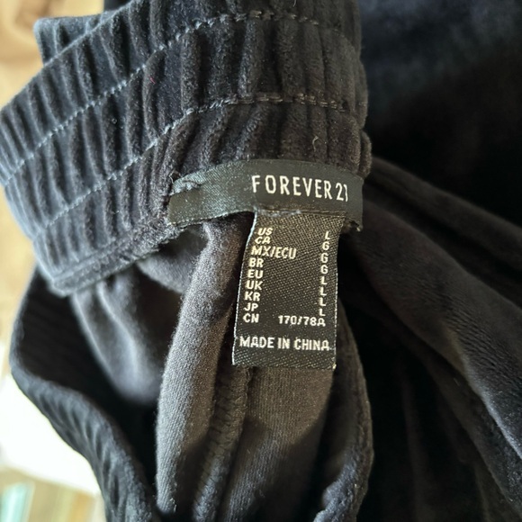 NWOT Forever 21 Black Velour Tracksuit Size Large - Picture 7 of 7